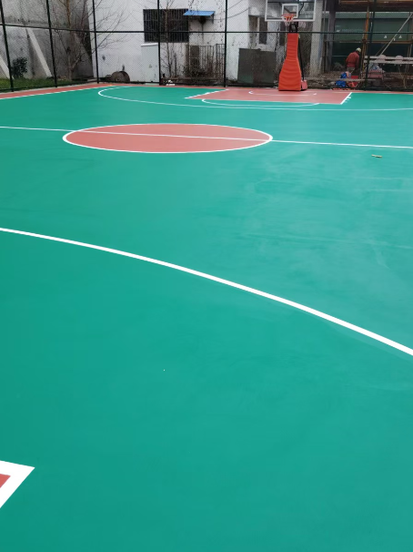 龙安 球场长期使用易出现地面开裂